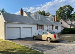 Pre-foreclosure in  1ST AVE Westbury, NY 11590