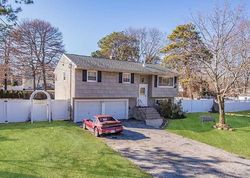 Pre-foreclosure in  CONNETQUOT AVE Central Islip, NY 11722