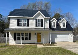  E Sanders St, Four Oaks NC