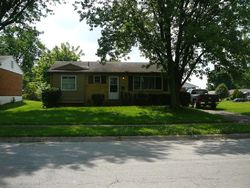 Pre-foreclosure in  NEWFIELD RD Columbus, OH 43209