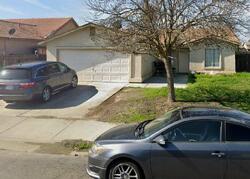 Pre-foreclosure in  N SANTA ANA ST Los Banos, CA 93635