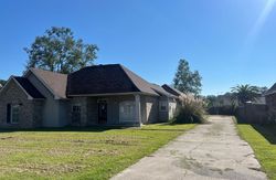 Pre-foreclosure in  MICHELLE ST Walker, LA 70785