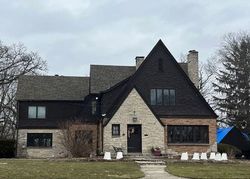 Pre-foreclosure in  RIVER BLUFF RD Elgin, IL 60120