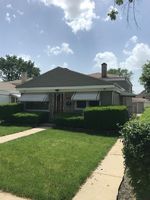 Pre-foreclosure in  ENGLEWOOD AVE Bellwood, IL 60104