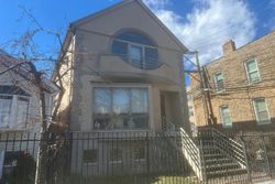 Pre-foreclosure in  N GREENVIEW AVE Chicago, IL 60614