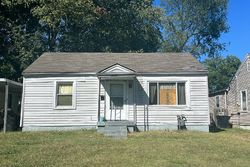 Pre-foreclosure in  DIXDALE AVE Louisville, KY 40210