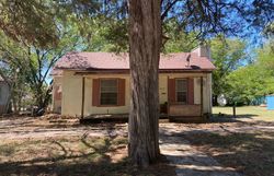 Pre-foreclosure in  S 8TH ST Independence, KS 67301
