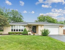 Pre-foreclosure in  W POTTAWATOMI DR Palos Heights, IL 60463