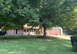 Pre-foreclosure in  MORNING GLORY LN Connersville, IN 47331