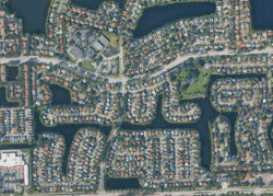 Pre-foreclosure in  LAGUNA WAY Hollywood, FL 33025