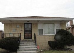 Pre-foreclosure in  BENSLEY AVE Calumet City, IL 60409