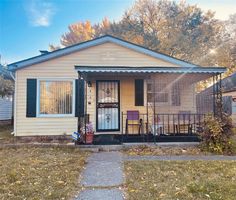 Pre-foreclosure in  GENT AVE Indianapolis, IN 46202