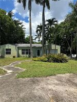 Pre-foreclosure in  NE 5TH TER Fort Lauderdale, FL 33304