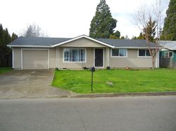 Pre-foreclosure in  PALM AVE Woodburn, OR 97071