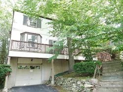 Pre-foreclosure in  ROLLING WAY New Rochelle, NY 10804