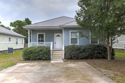 Pre-foreclosure in  COUNTY LINE RD Niceville, FL 32578