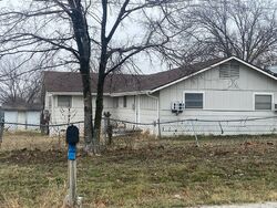 Pre-foreclosure in  PORTWOOD RD Azle, TX 76020