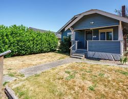 Pre-foreclosure in  17TH AVE Longview, WA 98632