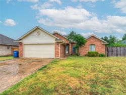 Pre-foreclosure in  S ASHLEY COURT DR Mustang, OK 73064