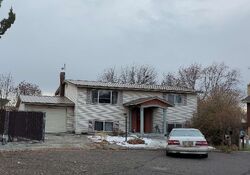 Pre-foreclosure in  ARATA WAY Ontario, OR 97914