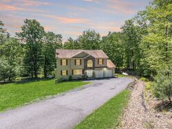 Pre-foreclosure in  COACH RD Stroudsburg, PA 18360