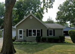 Pre-foreclosure in  10TH AVE Rock Falls, IL 61071