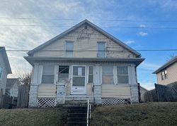 Pre-foreclosure in  19TH AVE Moline, IL 61265