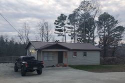 Pre-foreclosure in  OAK RIDGE CIR Seneca, SC 29678