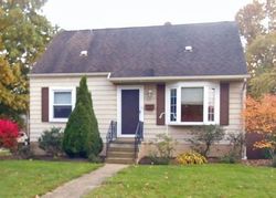 Pre-foreclosure in  ROOSEVELT AVE Cuyahoga Falls, OH 44221