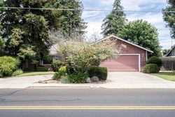 Pre-foreclosure in  S PINKHAM ST Visalia, CA 93292