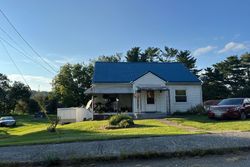 Pre-foreclosure in  2ND ST Radford, VA 24141