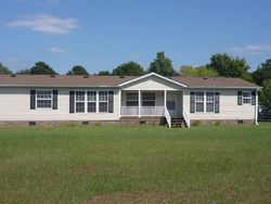 Pre-foreclosure in  BUCKEYE LN Burgaw, NC 28425