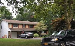 Pre-foreclosure in  DELMAR LN Commack, NY 11725