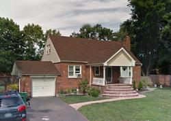 Pre-foreclosure in  HOFFMAN LN Central Islip, NY 11722