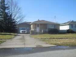 Pre-foreclosure in  MCPARLIN AVE Buffalo, NY 14225