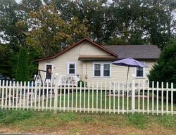 Pre-foreclosure in  KERSEY LN Woodbury, NJ 08096