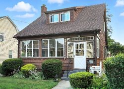 Pre-foreclosure in  GLENBROOK AVE Hamden, CT 06514