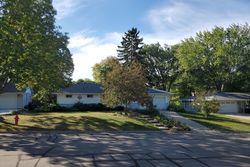 Pre-foreclosure in  SOUTHMORE DR Minneapolis, MN 55437