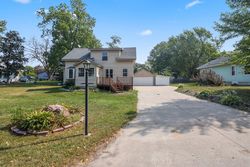 Pre-foreclosure in  S HOLCOMBE AVE Litchfield, MN 55355