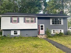 Pre-foreclosure Listing in BOXWOOD RD NORTH READING, MA 01864