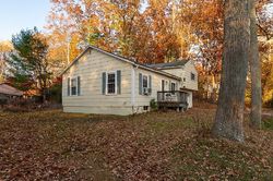 Pre-foreclosure in  LAKESIDE AVE Webster, MA 01570