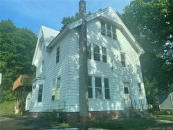 Pre-foreclosure Listing in STARR PL EAST HAMPTON, CT 06424