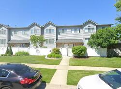 Pre-foreclosure in  PARK RIDGE LN UNIT A Aurora, IL 60504