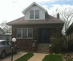 Pre-foreclosure in  S 19TH AVE Maywood, IL 60153