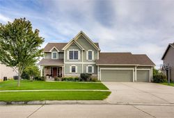 Pre-foreclosure in  SW OAKMONT DR Ankeny, IA 50023