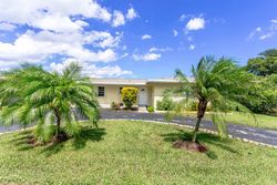 Pre-foreclosure in  EVERGREEN DR West Palm Beach, FL 33403