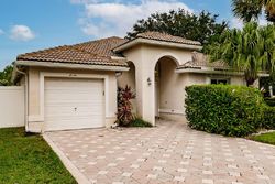 Pre-foreclosure in  PALM GATE DR Boynton Beach, FL 33436