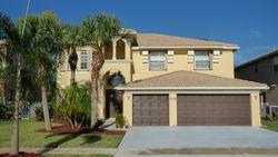 Pre-foreclosure in  RIDGEWOOD CT West Palm Beach, FL 33411
