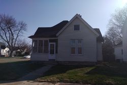 Pre-foreclosure in  SQUIRES AVE Dixon, IL 61021