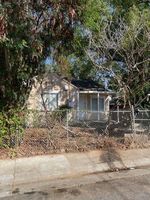 Pre-foreclosure in  BAKER AVE Sacramento, CA 95820